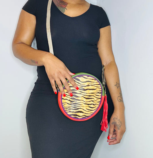 The Round About Crossbody (5)