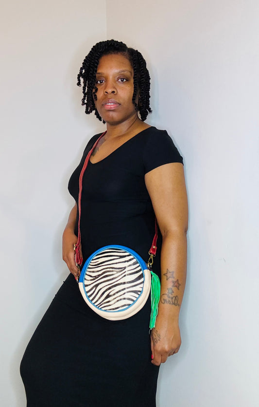 The Round About Crossbody (4)